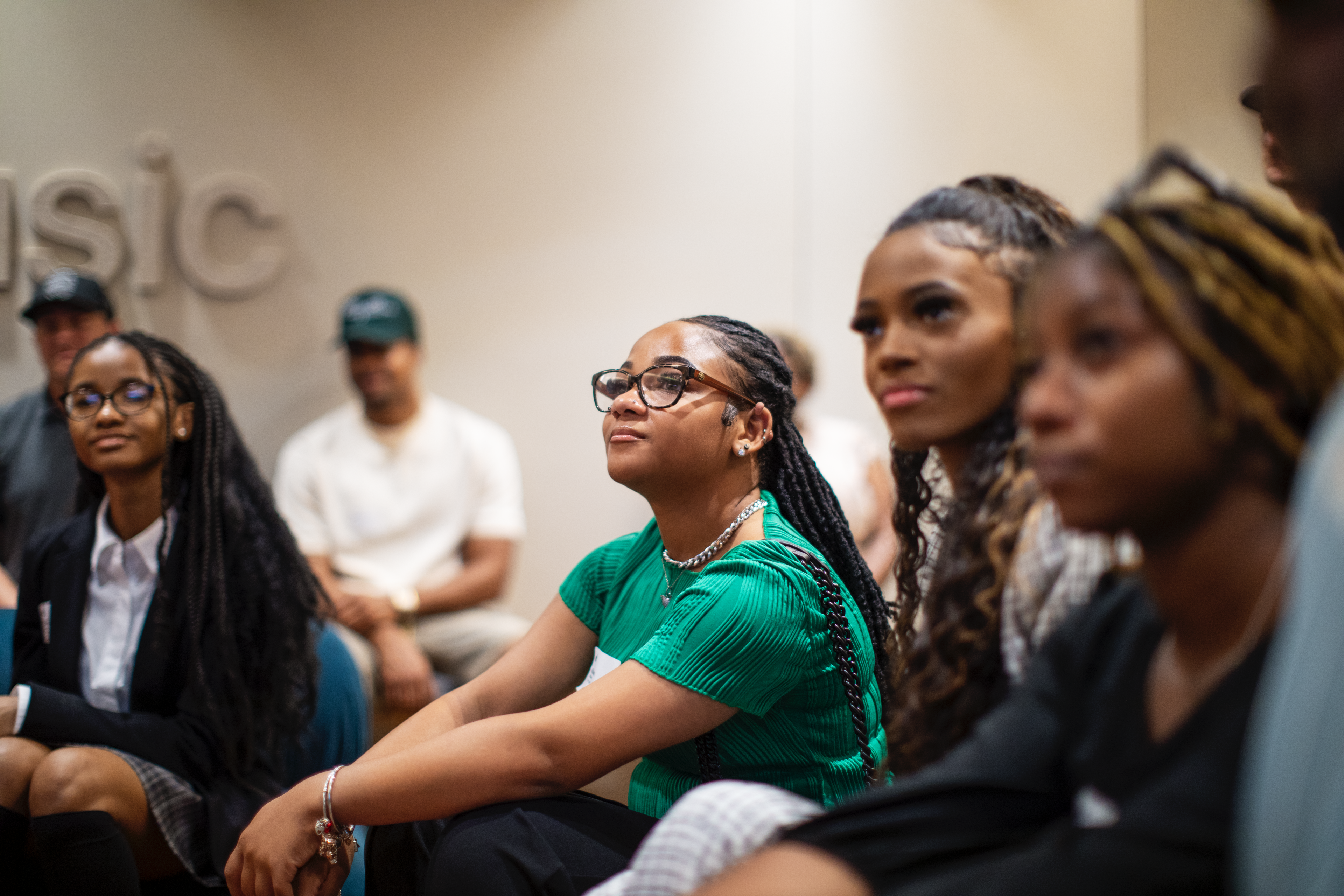 Apple-PROPEL-accelerator-students-in-Spatial-Audio-room-at-Apple-Music-Nashville